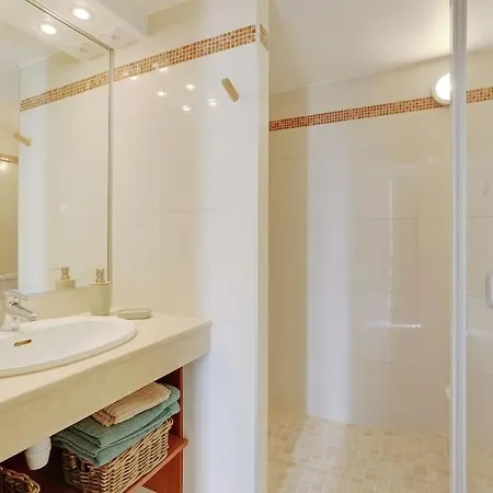 Jardin Plaisance פריז